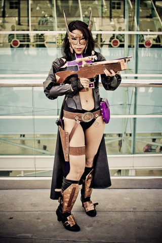 Illustration for article titled Batman and his Sexy, Steampunk and Occasionally Gender-Swapped DC Bat-Family